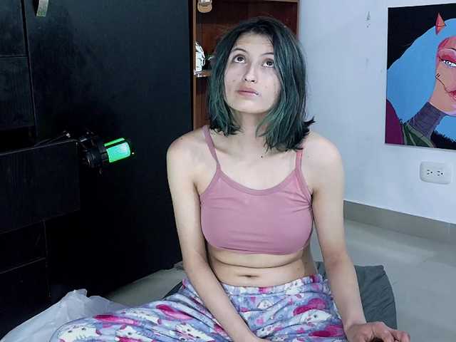 Camila05torres's BongaCams show and profile