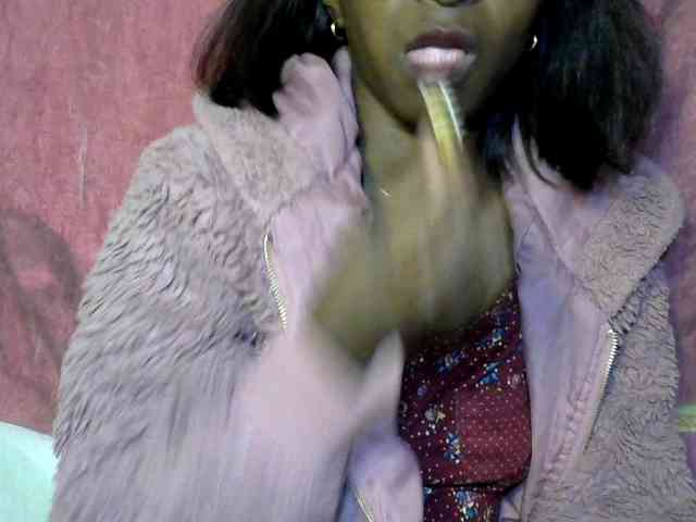 Tinah24 webcam