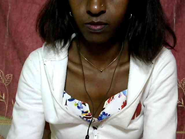 Tinah24 webcam