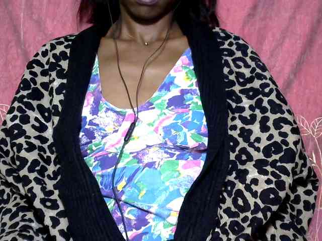 Tinah24 webcam