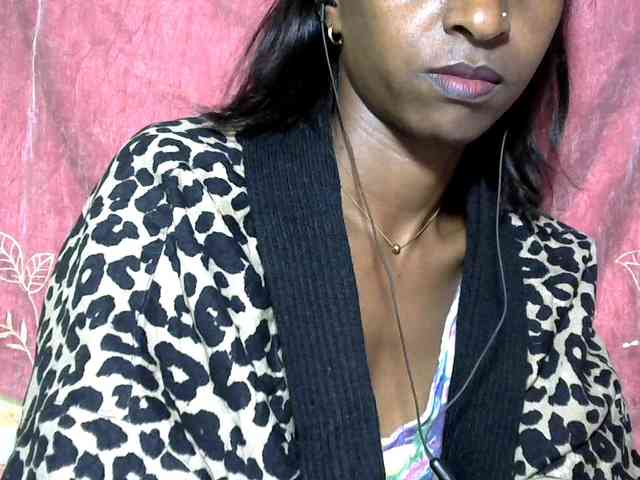 Tinah24 webcam