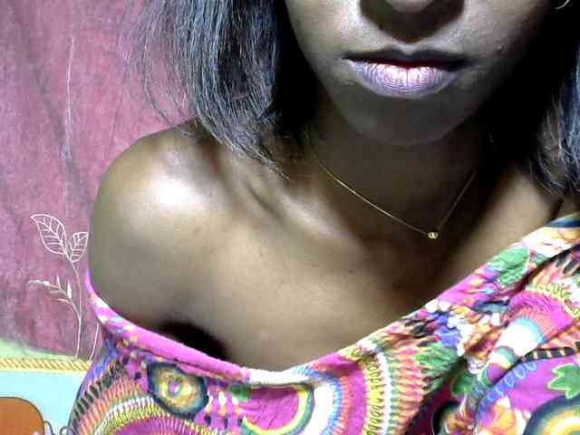 Tinah24 webcam
