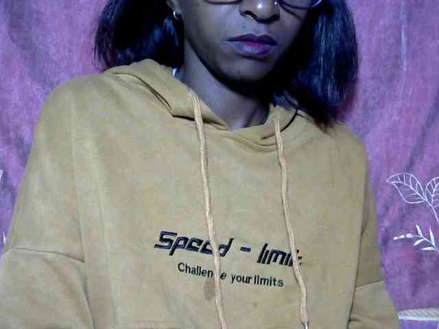 Tinah24 webcam