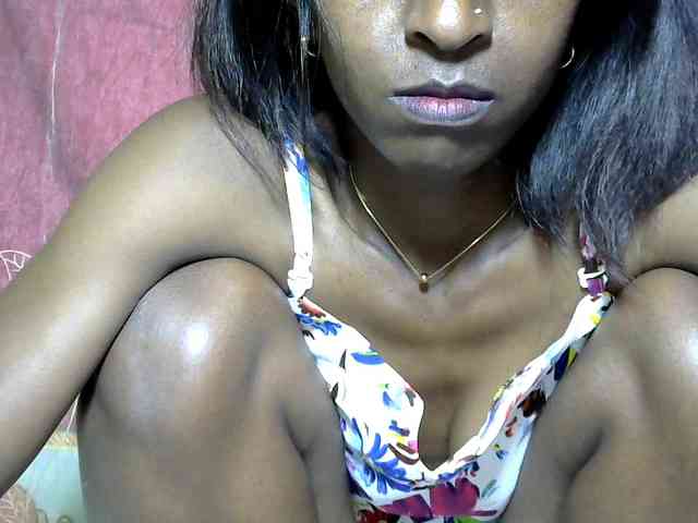 Tinah24 webcam