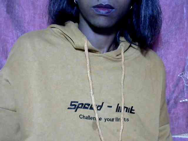 Tinah24 webcam