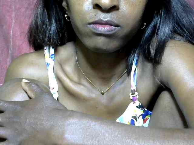 Tinah24 webcam