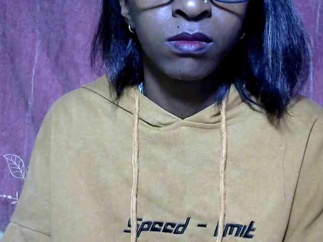 Tinah24 webcam