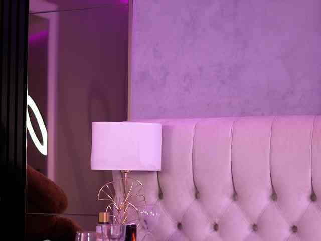 AishaDevoe webcam