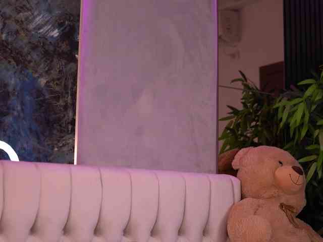 AishaDevoe webcam