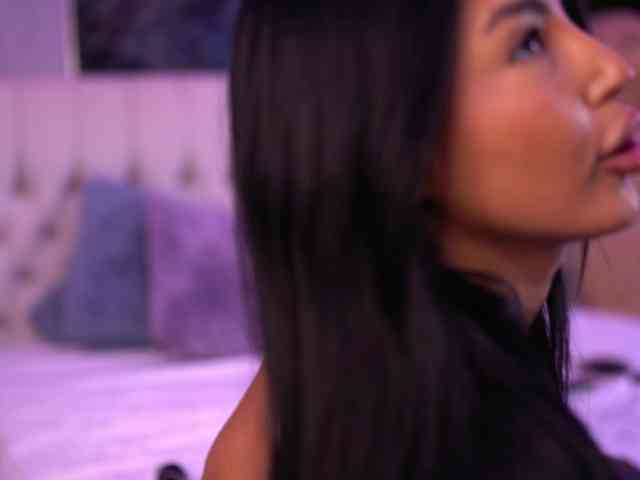 AishaDevoe webcam