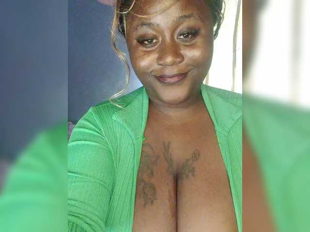 Milkshakebby2's BongaCams show and profile