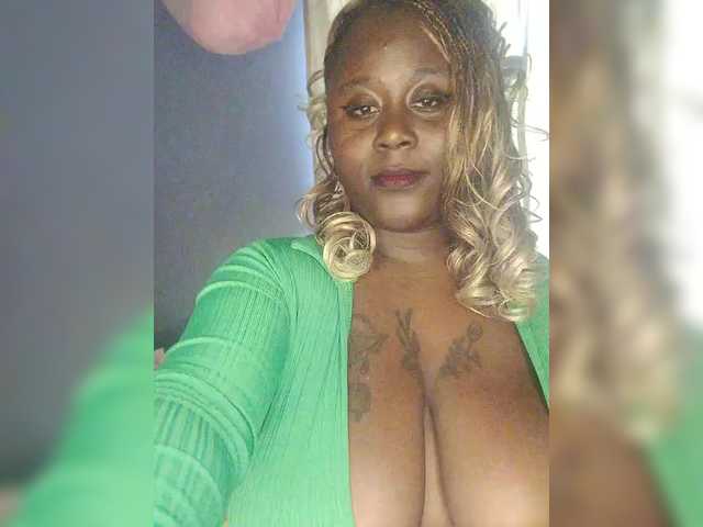 Milkshakebby2's BongaCams show and profile