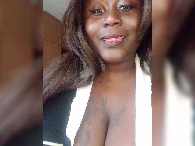 Milkshakebby2's BongaCams show and profile