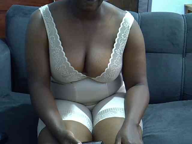 Sweetcandy75 webcam