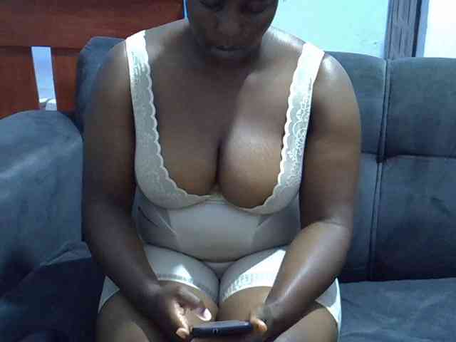 Sweetcandy75 webcam