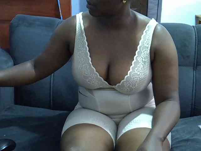 Sweetcandy75 webcam
