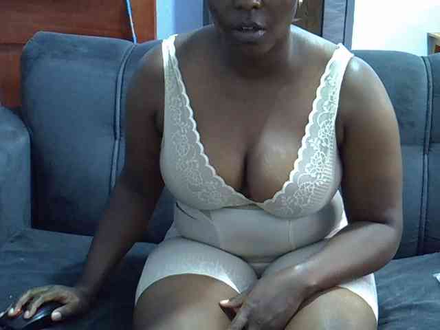 Sweetcandy75 webcam