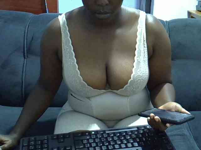Sweetcandy75 webcam