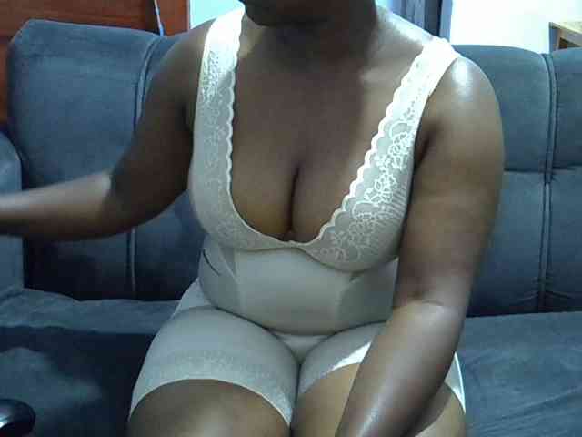 Sweetcandy75 webcam