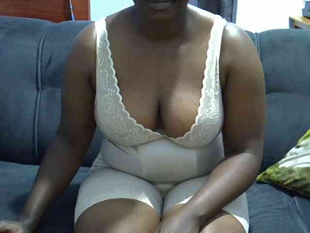 Sweetcandy75 webcam