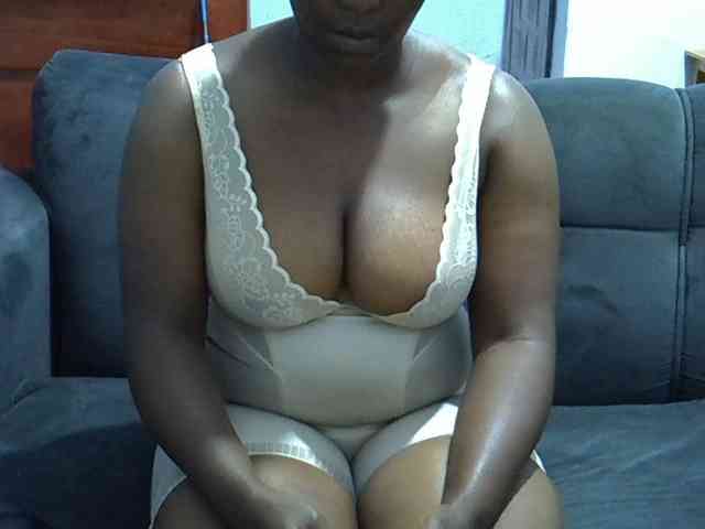 Sweetcandy75 webcam