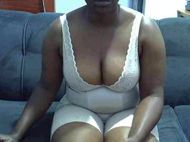 Sweetcandy75 webcam