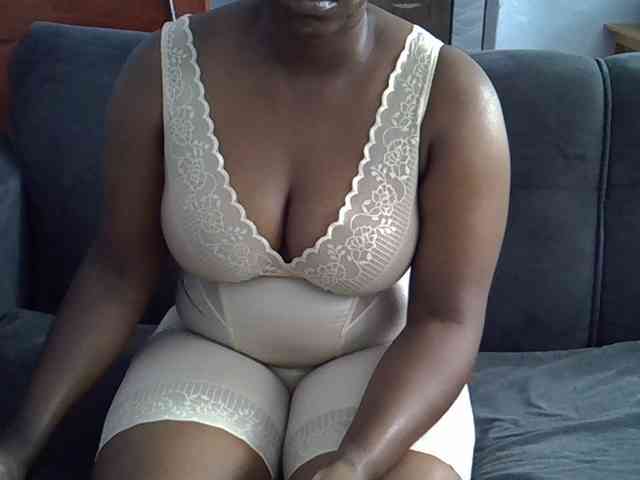 Sweetcandy75 webcam