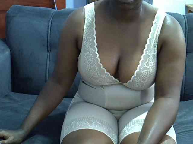 Sweetcandy75 webcam
