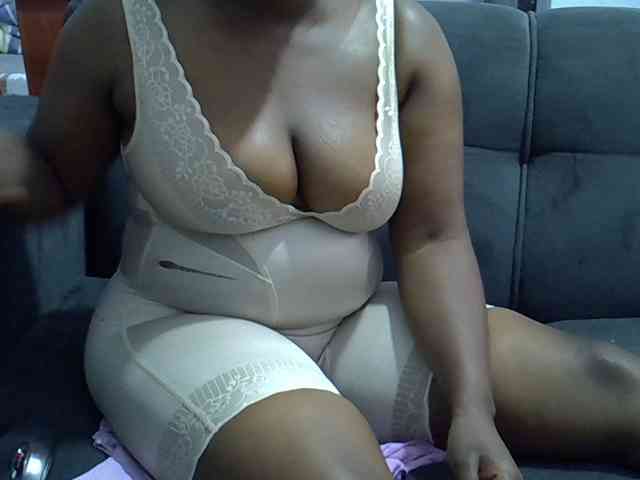 Sweetcandy75 webcam