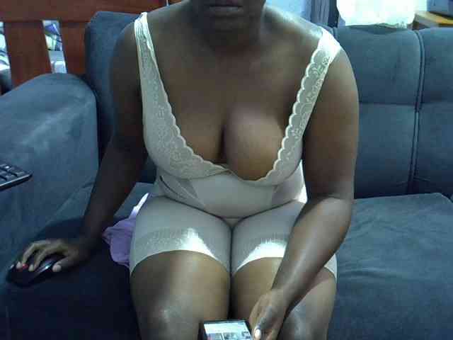 Sweetcandy75 webcam