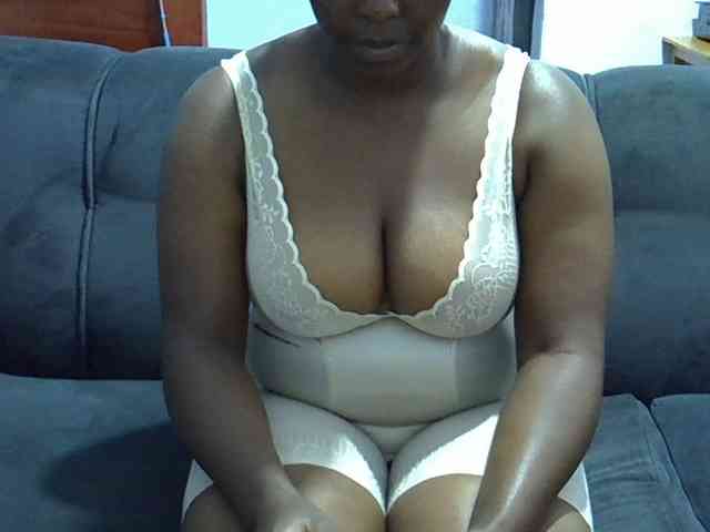 Sweetcandy75 webcam