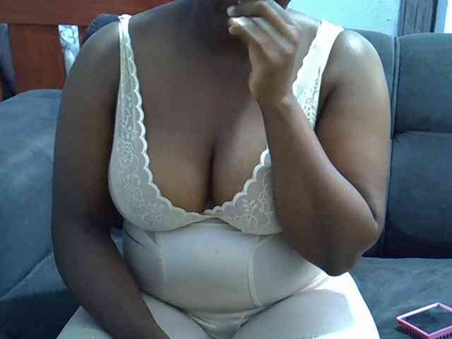 Sweetcandy75 webcam