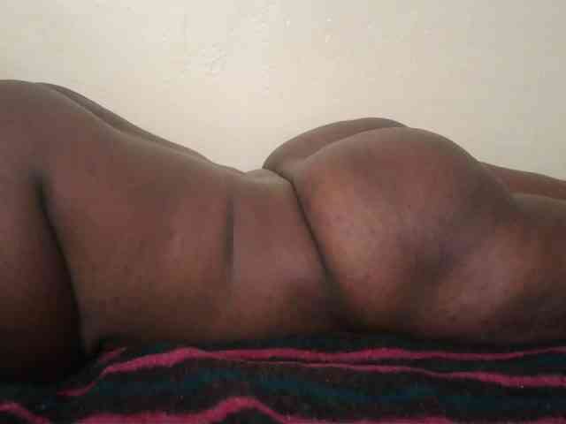EbonyCreamer webcam
