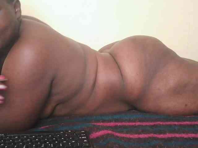 EbonyCreamer webcam