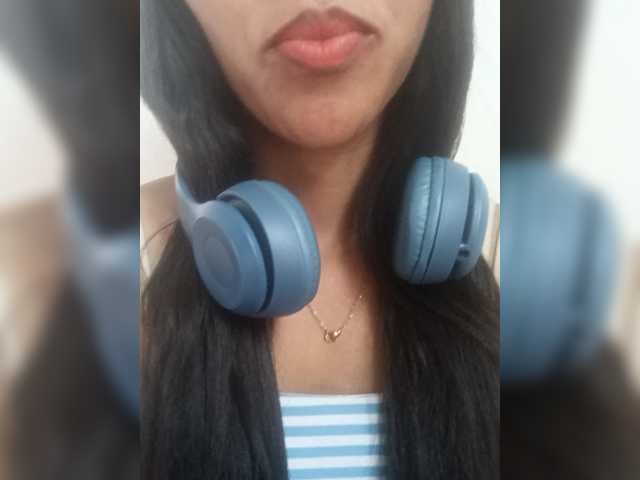 Aimeeh's BongaCams show and profile