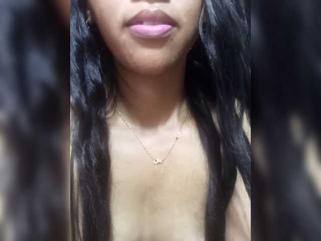 Aimeeh's BongaCams show and profile