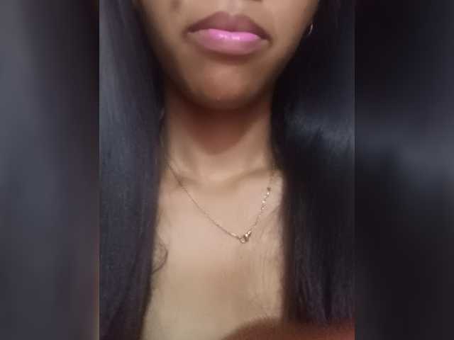 Aimeeh's BongaCams show and profile