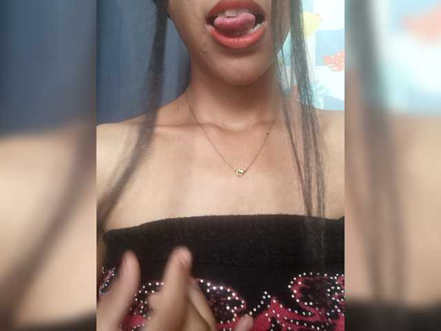 Aimeeh's BongaCams show and profile