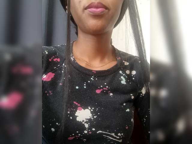 Aimeeh's BongaCams show and profile