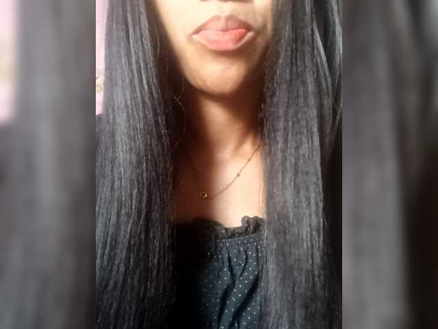 Aimeeh's BongaCams show and profile