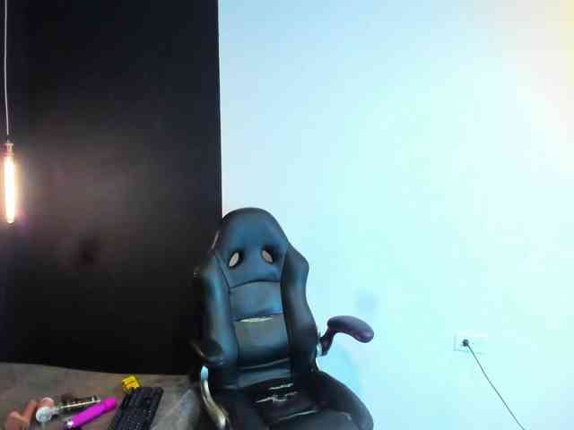 makeylaDeeppussy webcam