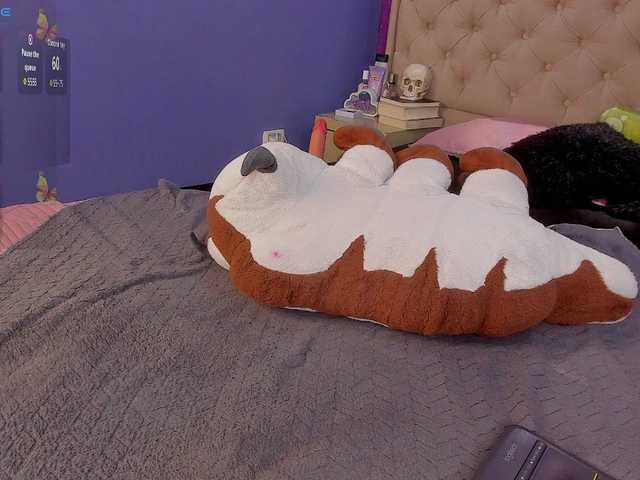 LittleCheerry's BongaCams show and profile