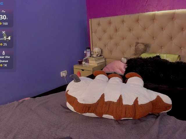 LittleCheerry's BongaCams show and profile