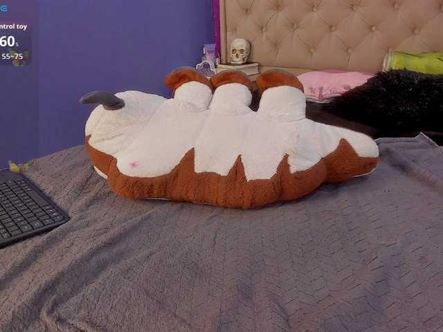 LittleCheerry's BongaCams show and profile