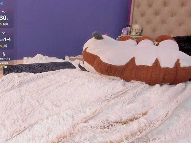 LittleCheerry's BongaCams show and profile