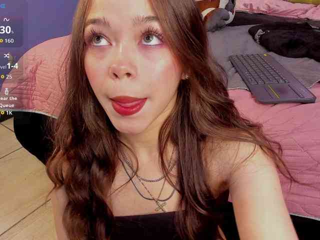 LittleCheerry webcam