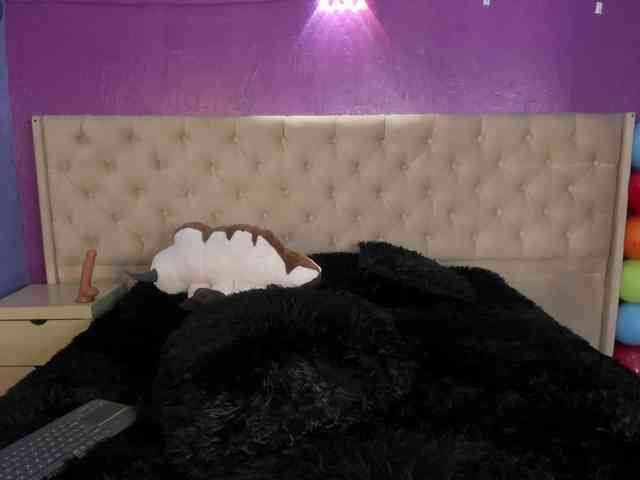 LittleCheerry webcam
