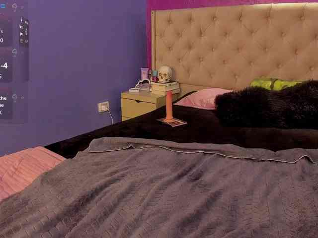 LittleCheerry webcam