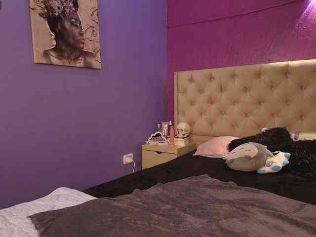 LittleCheerry webcam