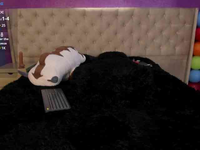 LittleCheerry webcam